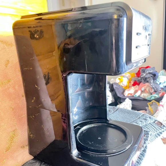 INCOMPLETE Mr. Coffee Coffee Maker working condition without pot - Picture 3 of 5